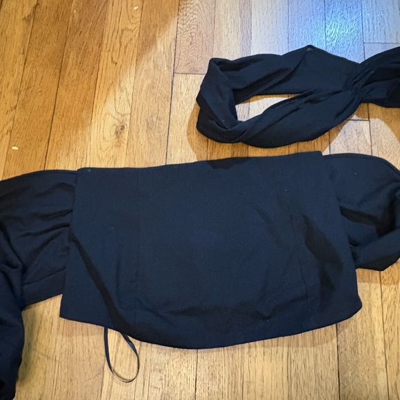 Halter Linen top - Picture 2 of 5